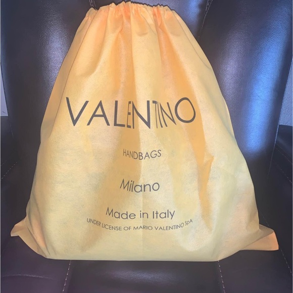 Valentino Tote with Chain Details NEW - Picture 3 of 6